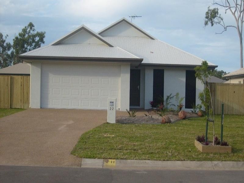 Bushland Beach QLD 4818