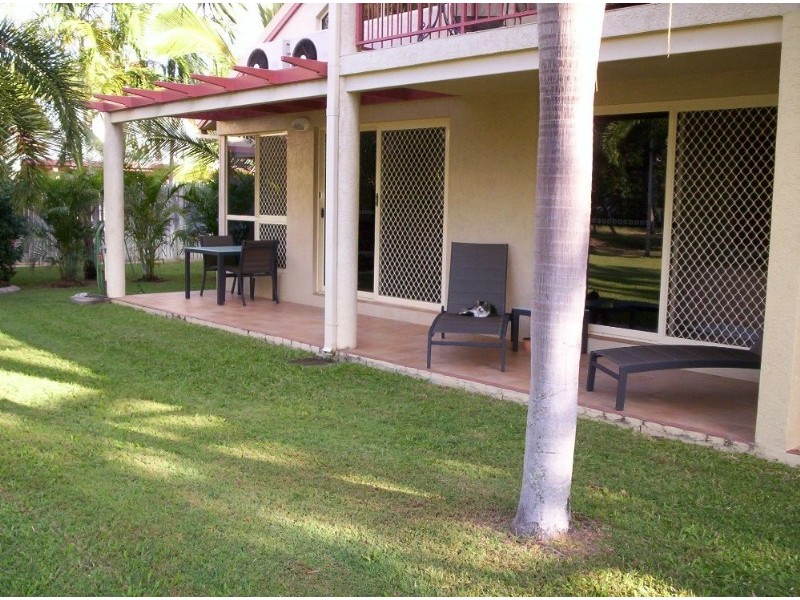 3/1 Livistonia Close, Bushland Beach QLD 4818