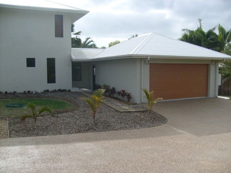 Bushland Beach QLD 4818