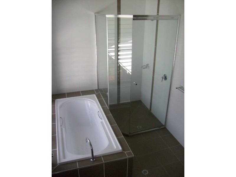 Bushland Beach QLD 4818