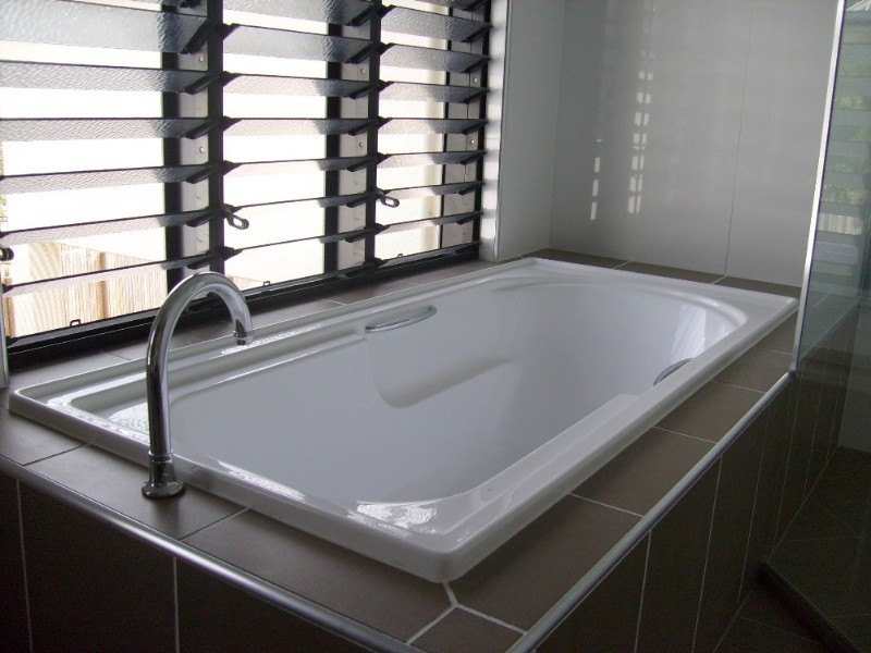 Bushland Beach QLD 4818