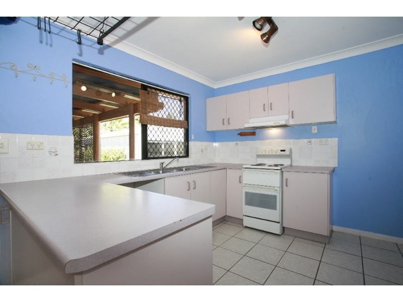 3 Mostyn Crescent, Bushland Beach QLD 4818