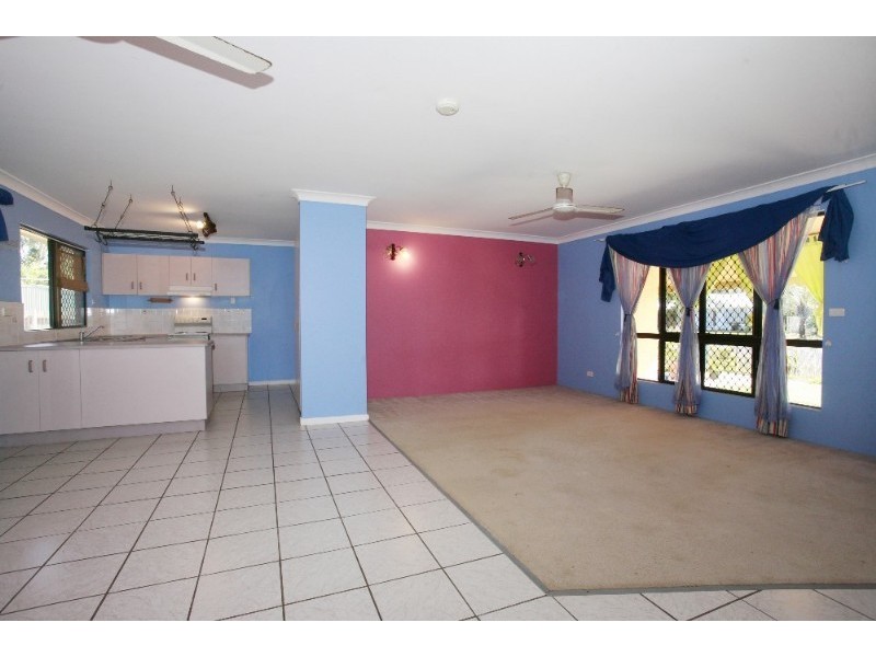 3 Mostyn Crescent, Bushland Beach QLD 4818