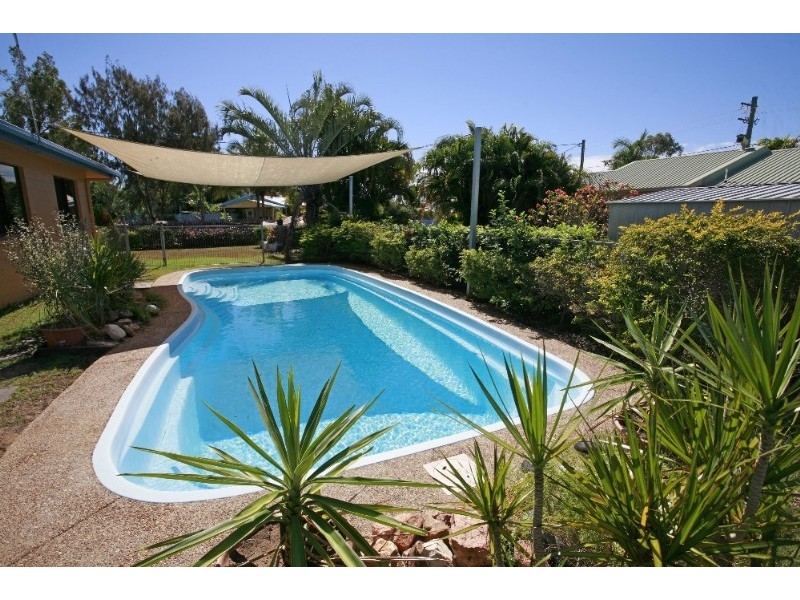 3 Mostyn Crescent, Bushland Beach QLD 4818