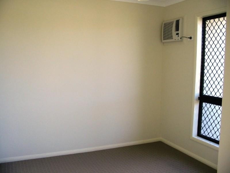 Bushland Beach QLD 4818