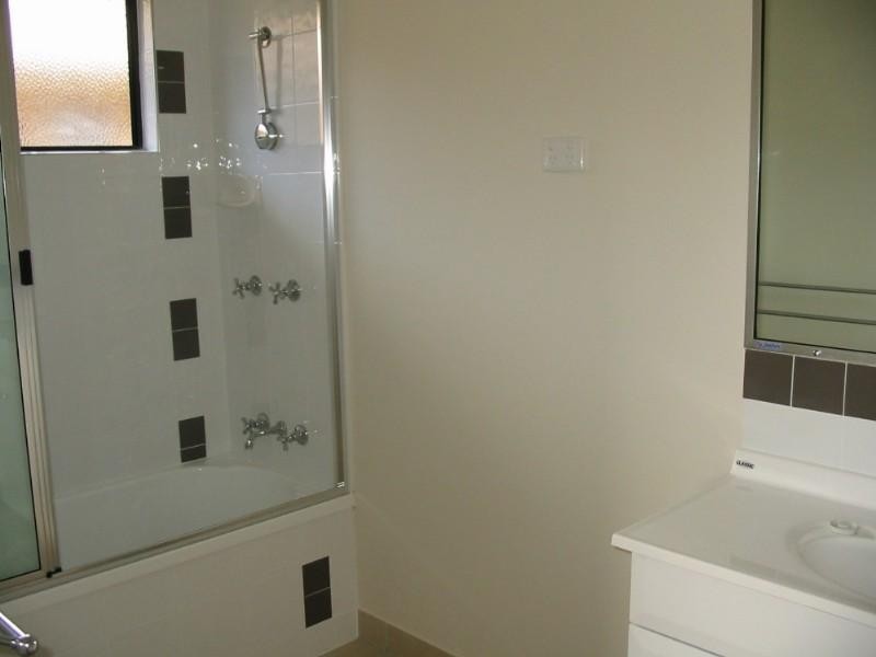 Bushland Beach QLD 4818