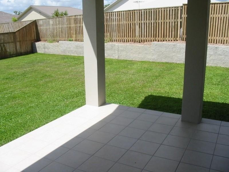 Bushland Beach QLD 4818