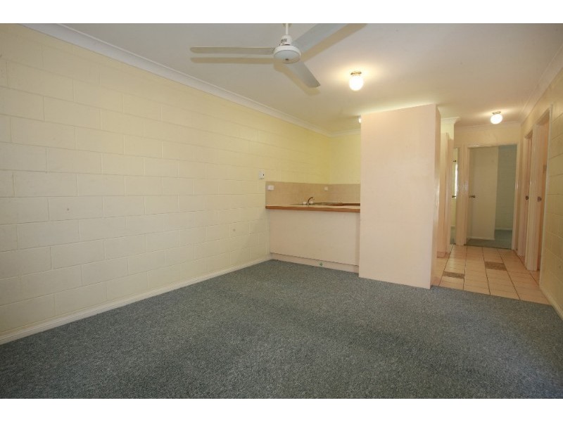 2/27 Warburton Street, North Ward QLD 4810