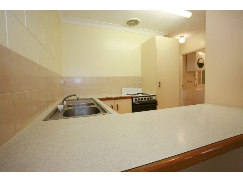 2/27 Warburton Street, North Ward QLD 4810