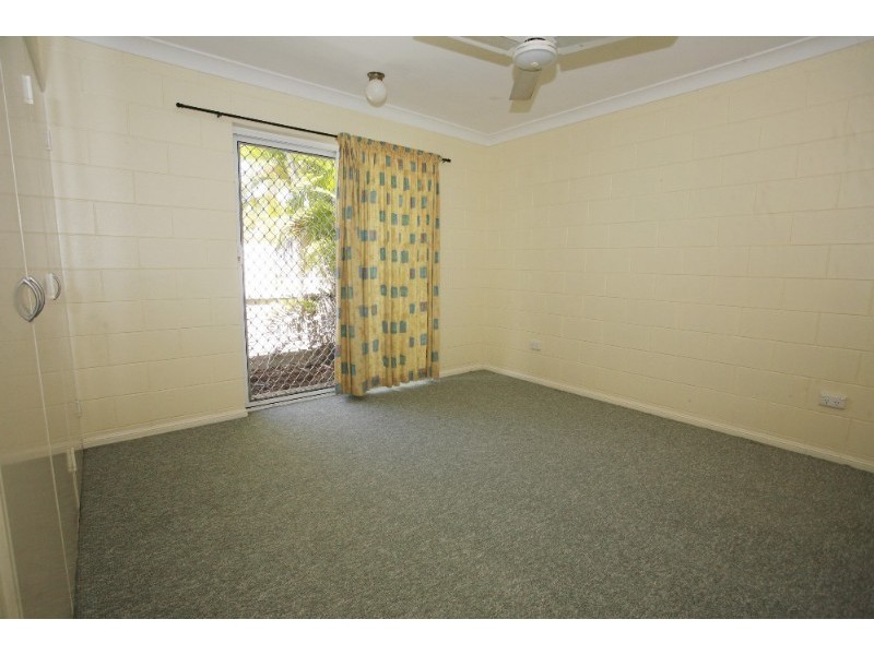 2/27 Warburton Street, North Ward QLD 4810