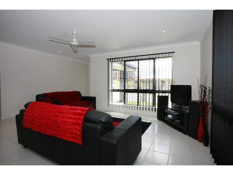 12 Lockyer Place, Mount Louisa QLD 4814