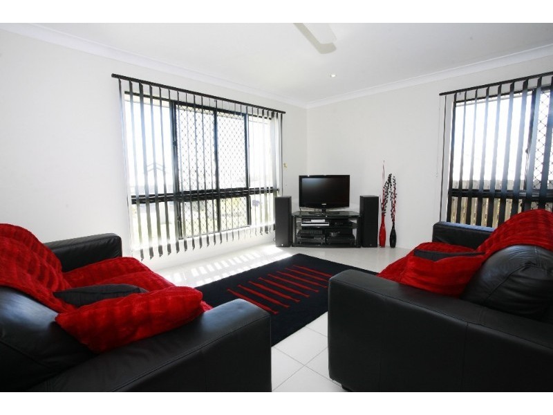 12 Lockyer Place, Mount Louisa QLD 4814