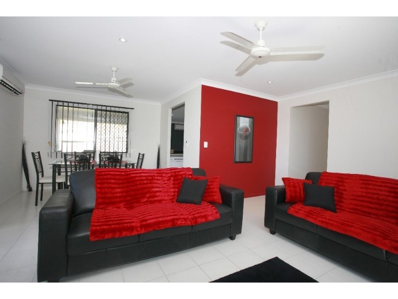 12 Lockyer Place, Mount Louisa QLD 4814