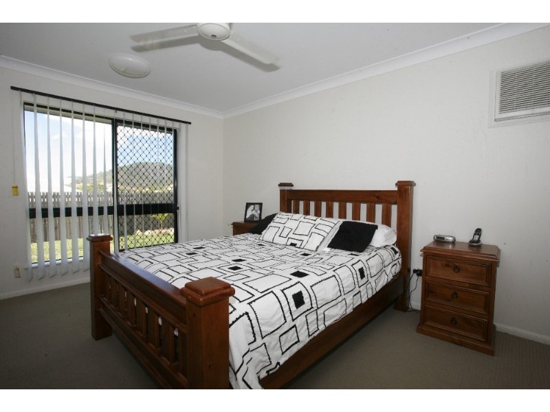 12 Lockyer Place, Mount Louisa QLD 4814