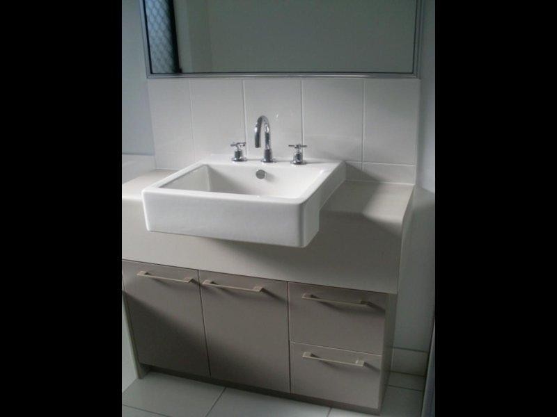 Bushland Beach QLD 4818