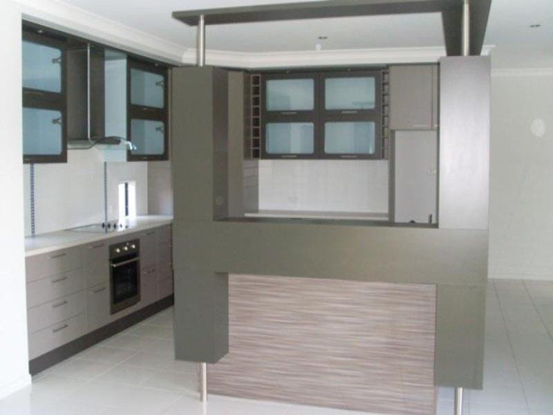 Bushland Beach QLD 4818