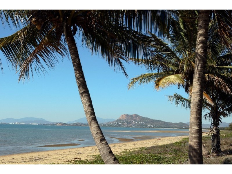 13 Buckby Street, Pallarenda QLD 4810