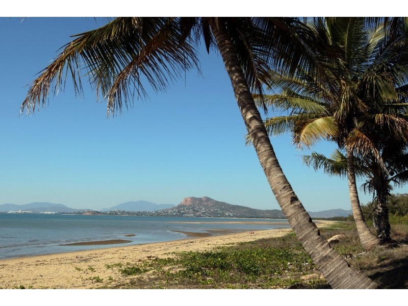 13 Buckby Street, Pallarenda QLD 4810