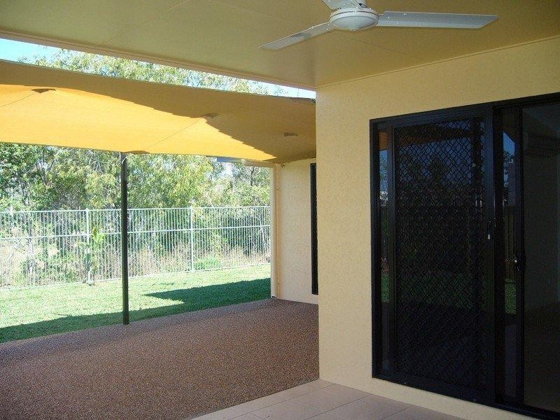 Bushland Beach QLD 4818