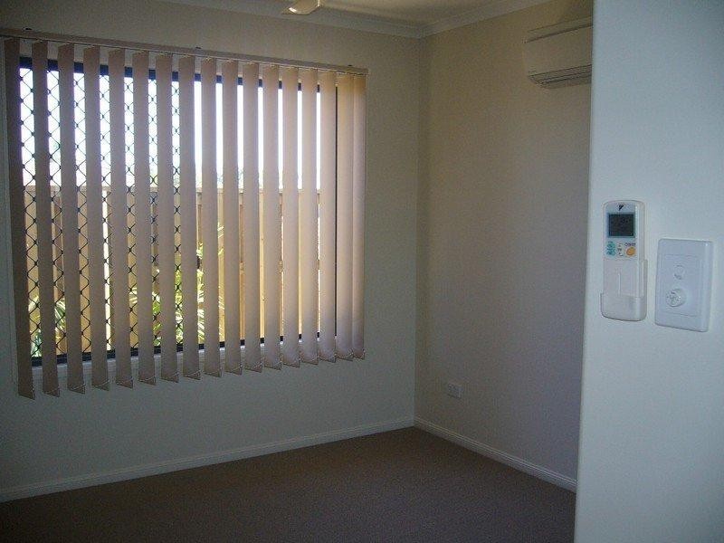 Bushland Beach QLD 4818