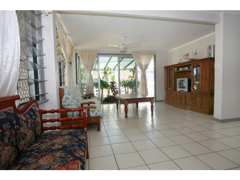 8 Haydon Crescent, Heatley QLD 4814