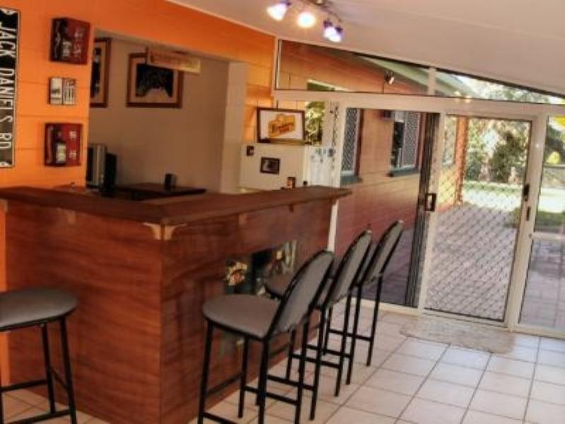 Bushland Beach QLD 4818