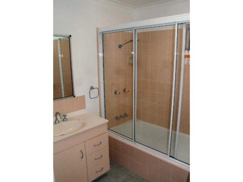 Bushland Beach QLD 4818