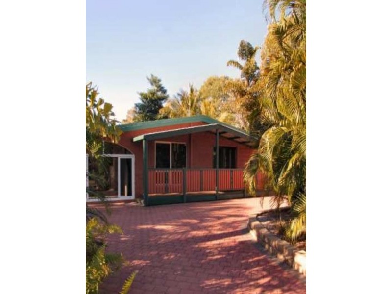 Bushland Beach QLD 4818