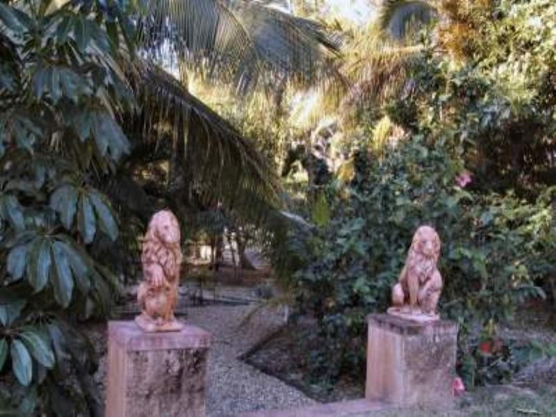 Bushland Beach QLD 4818