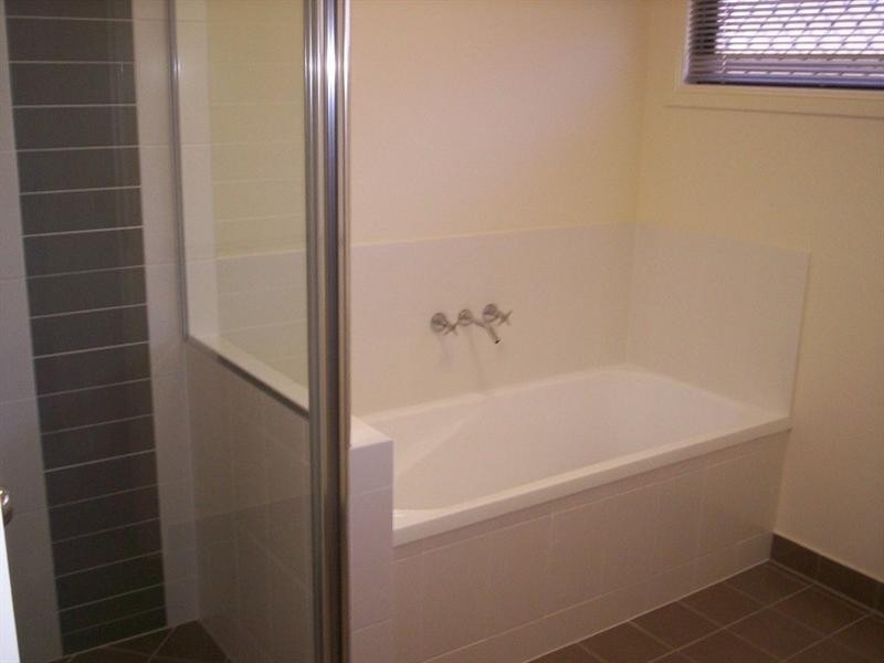 Bushland Beach QLD 4818