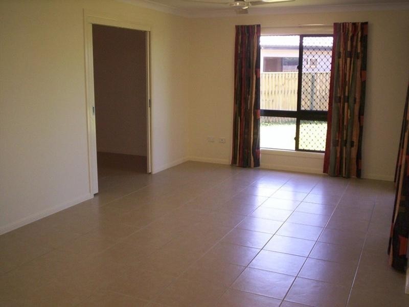 Bushland Beach QLD 4818