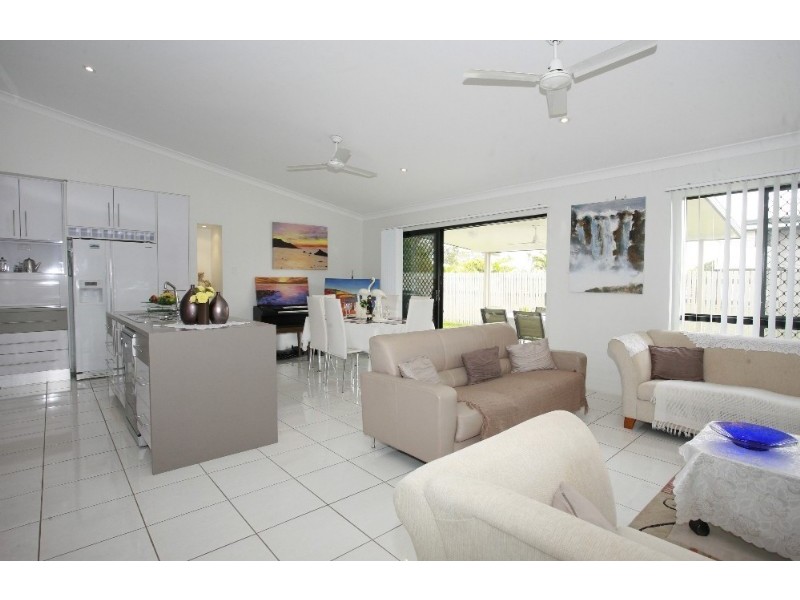 37 Grosvenor Street, Pimlico QLD 4812