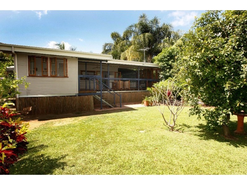 14 Roberts Street, Hermit Park QLD 4812