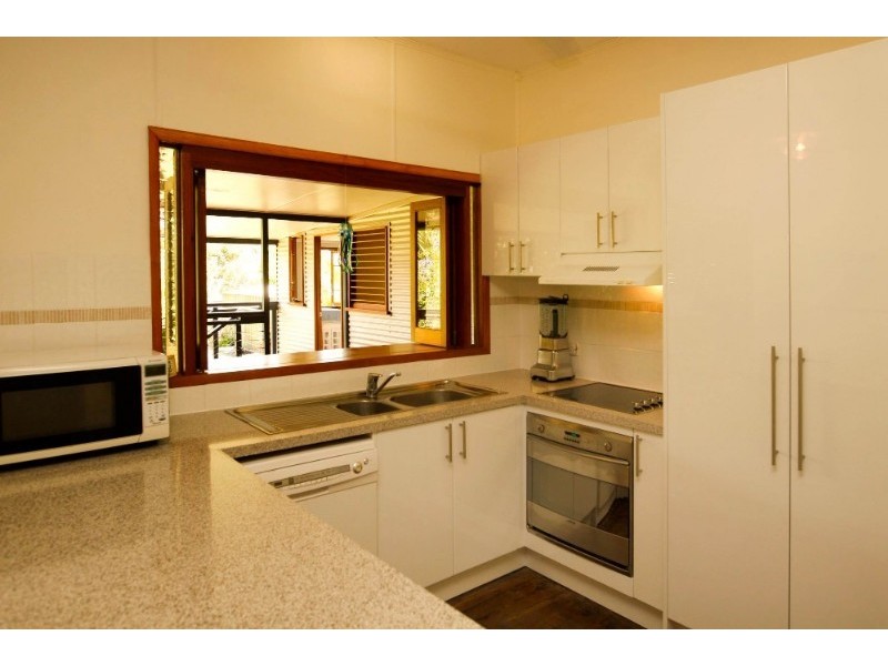 14 Roberts Street, Hermit Park QLD 4812