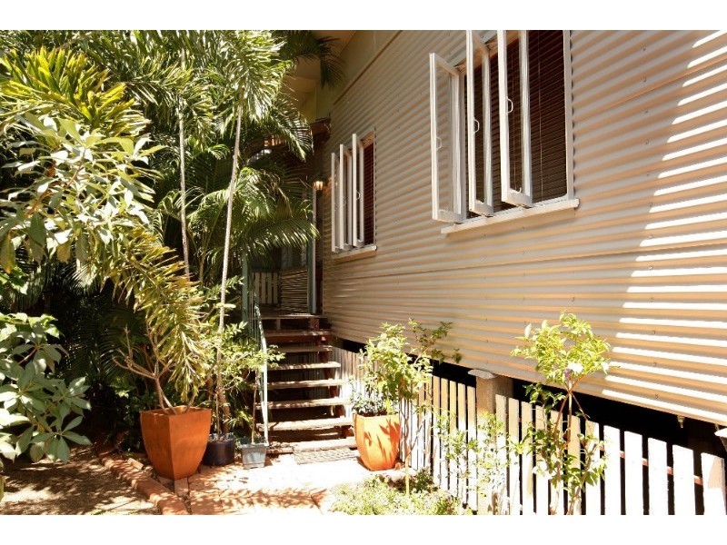 14 Roberts Street, Hermit Park QLD 4812