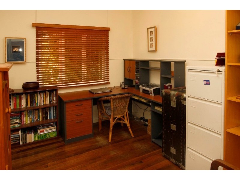 14 Roberts Street, Hermit Park QLD 4812