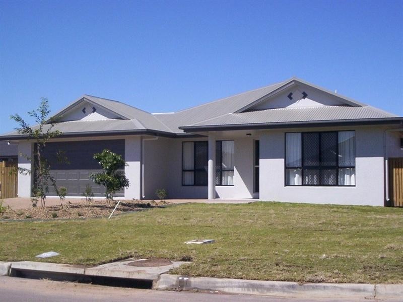 Bushland Beach QLD 4818