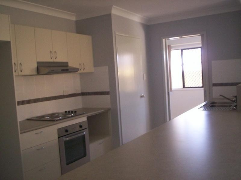 Bushland Beach QLD 4818