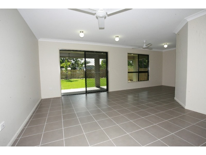 8 Abbott Street, Oonoonba QLD 4811