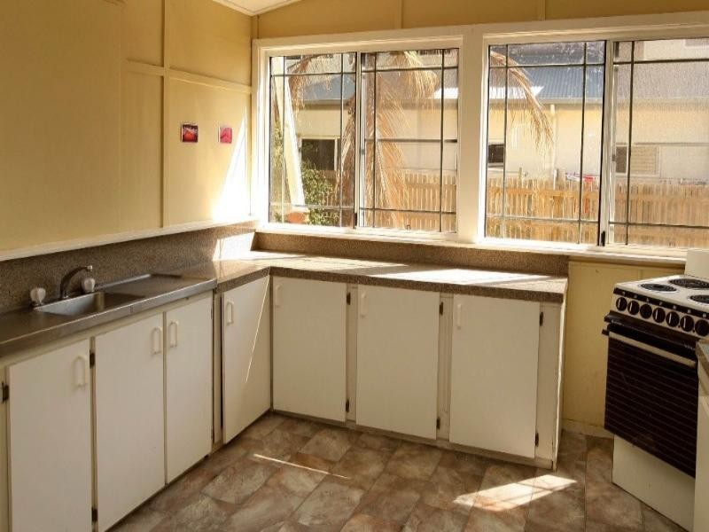 142 Queens Road, Hermit Park QLD 4812