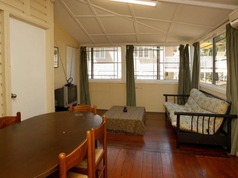 142 Queens Road, Hermit Park QLD 4812