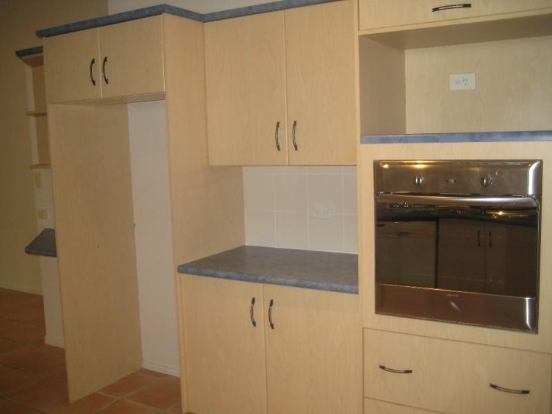 Bushland Beach QLD 4818