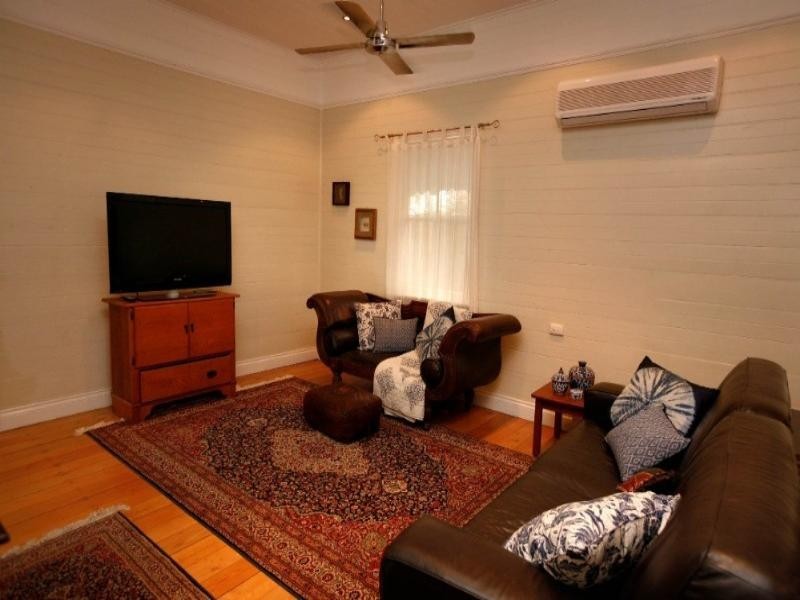 84 Tully Street, South Townsville QLD 4810