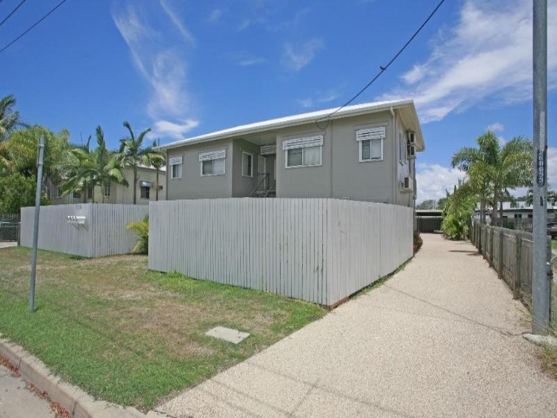 3/136 Queens Road, Hermit Park QLD 4812