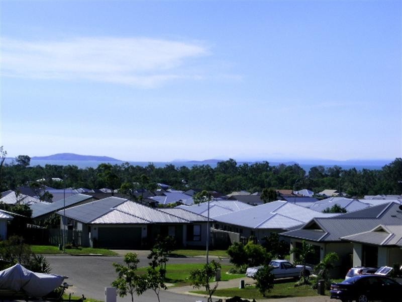 8 Platypus Street, Bushland Beach QLD 4818