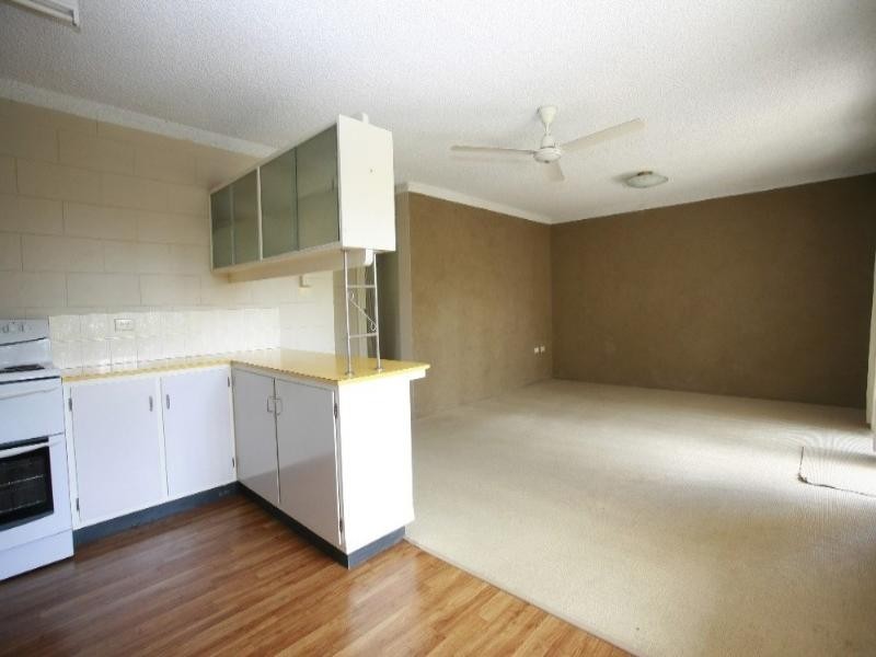 1/12 The Avenue, Hermit Park QLD 4812