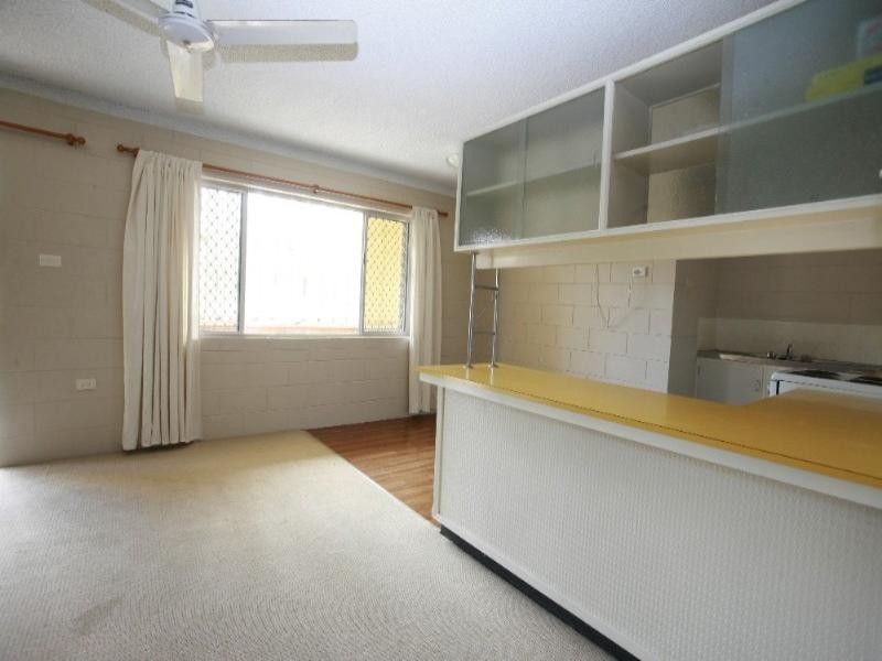 1/12 The Avenue, Hermit Park QLD 4812