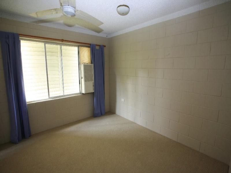 1/12 The Avenue, Hermit Park QLD 4812