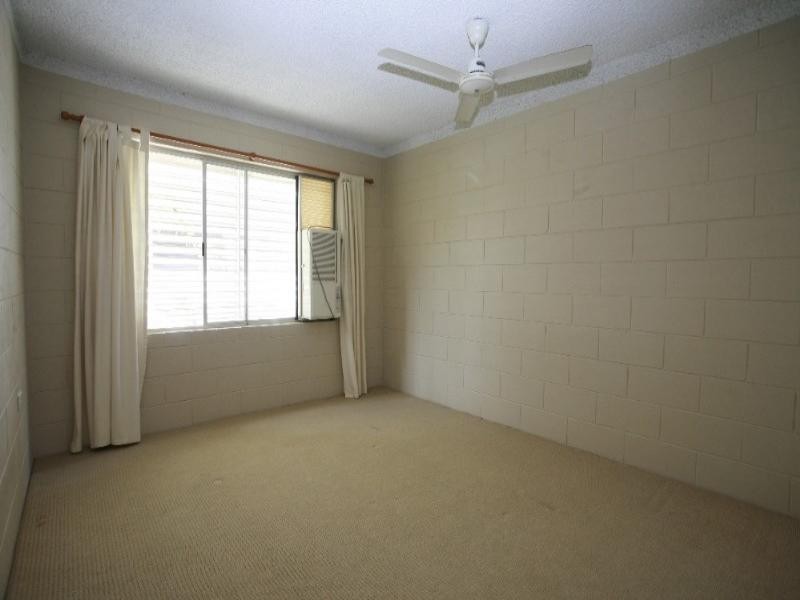 1/12 The Avenue, Hermit Park QLD 4812