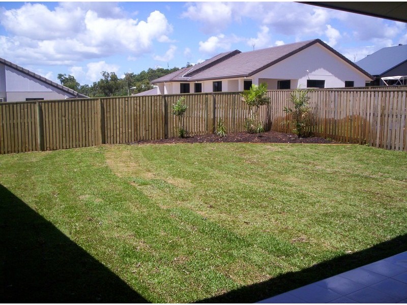 Bushland Beach QLD 4818